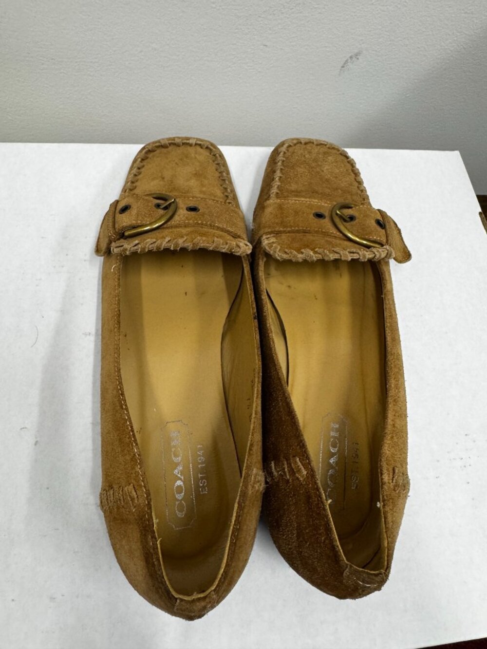 Vintage COACH Womens' Camel Natural Suede Flats Penny Loafers Buckle Stitch Deta - Picture 10 of 10